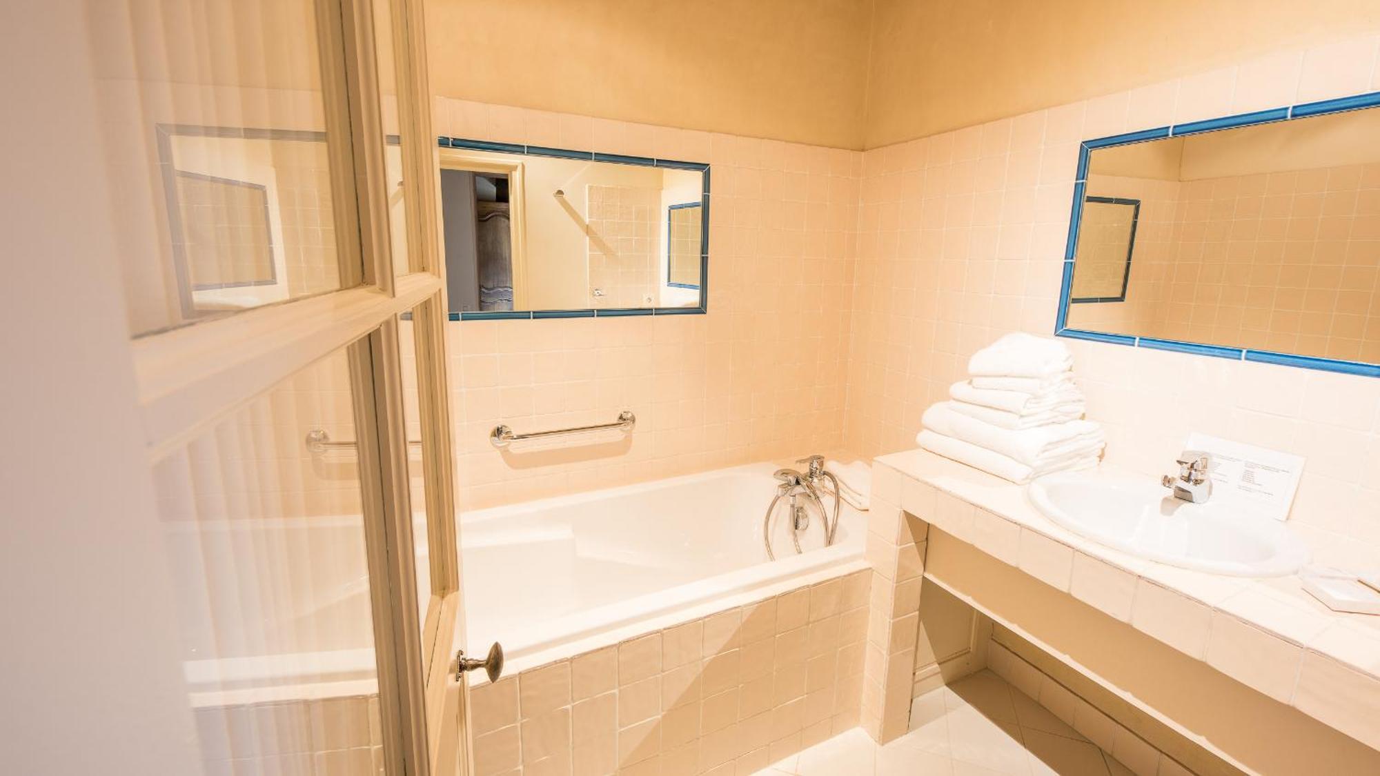 Le Champ Des Oiseaux Hotel & Spa Troyes Ngoại thất bức ảnh